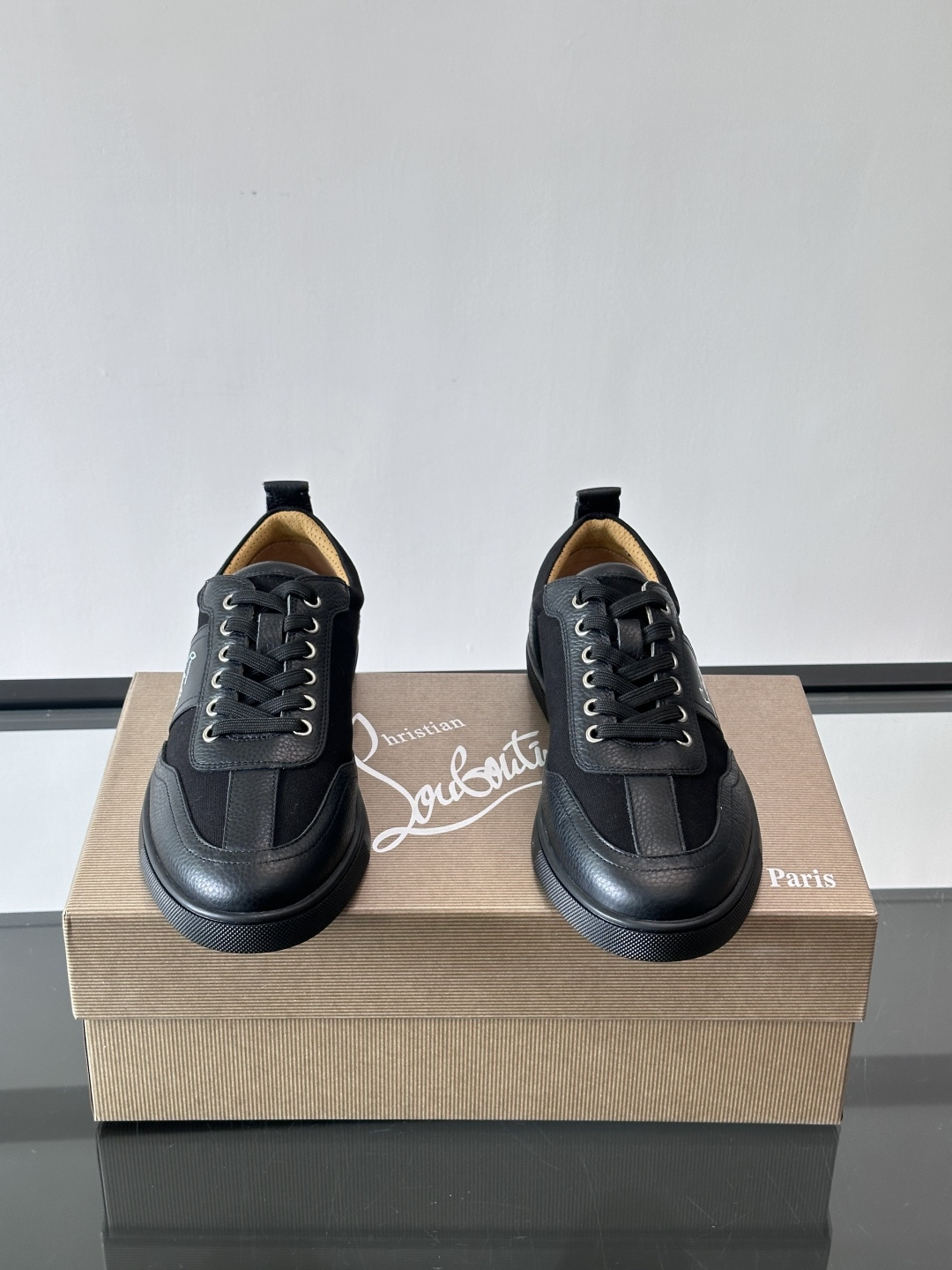 ◾▫C~L 男士低帮经典红底休闲鞋，高端品质，选用进口原版牛皮拼接原版帆布打造，品牌调性鲜艳撞色设计，脚