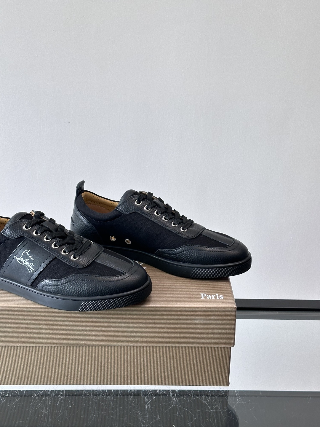 ◾▫C~L 男士低帮经典红底休闲鞋，高端品质，选用进口原版牛皮拼接原版帆布打造，品牌调性鲜艳撞色设计，脚