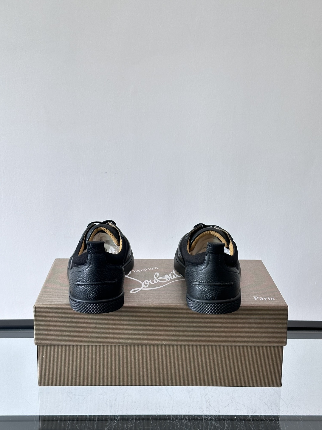 ◾▫C~L 男士低帮经典红底休闲鞋，高端品质，选用进口原版牛皮拼接原版帆布打造，品牌调性鲜艳撞色设计，脚