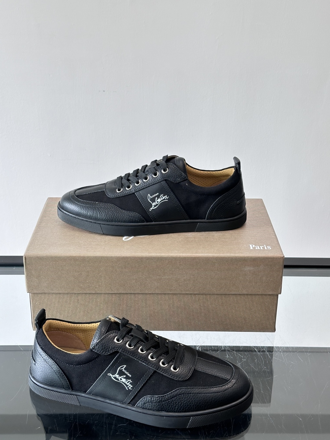 ◾▫C~L 男士低帮经典红底休闲鞋，高端品质，选用进口原版牛皮拼接原版帆布打造，品牌调性鲜艳撞色设计，脚