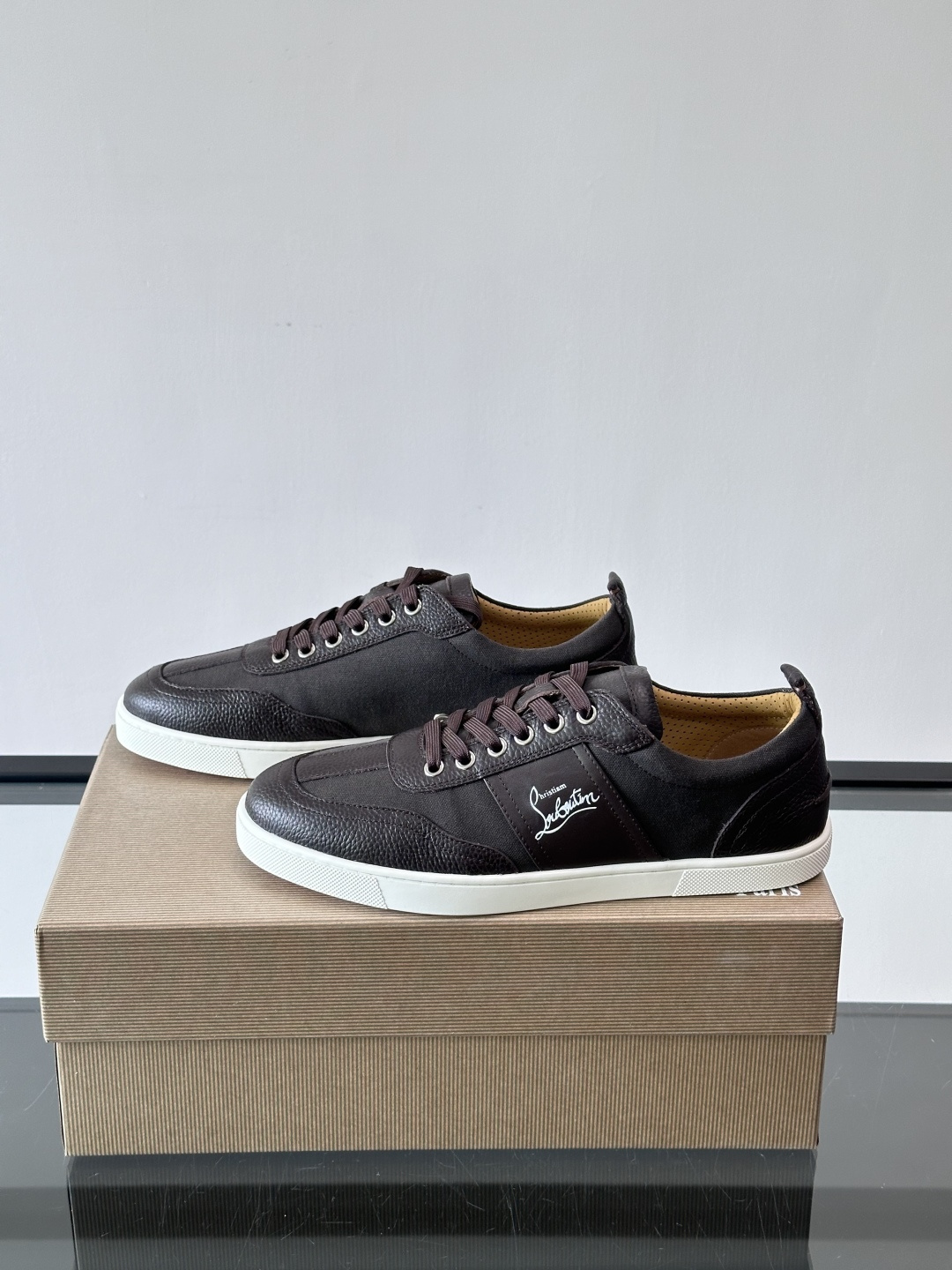 ◾▫C~L 男士低帮经典红底休闲鞋，高端品质，选用进口原版牛皮拼接原版帆布打造，品牌调性鲜艳撞色设计，脚