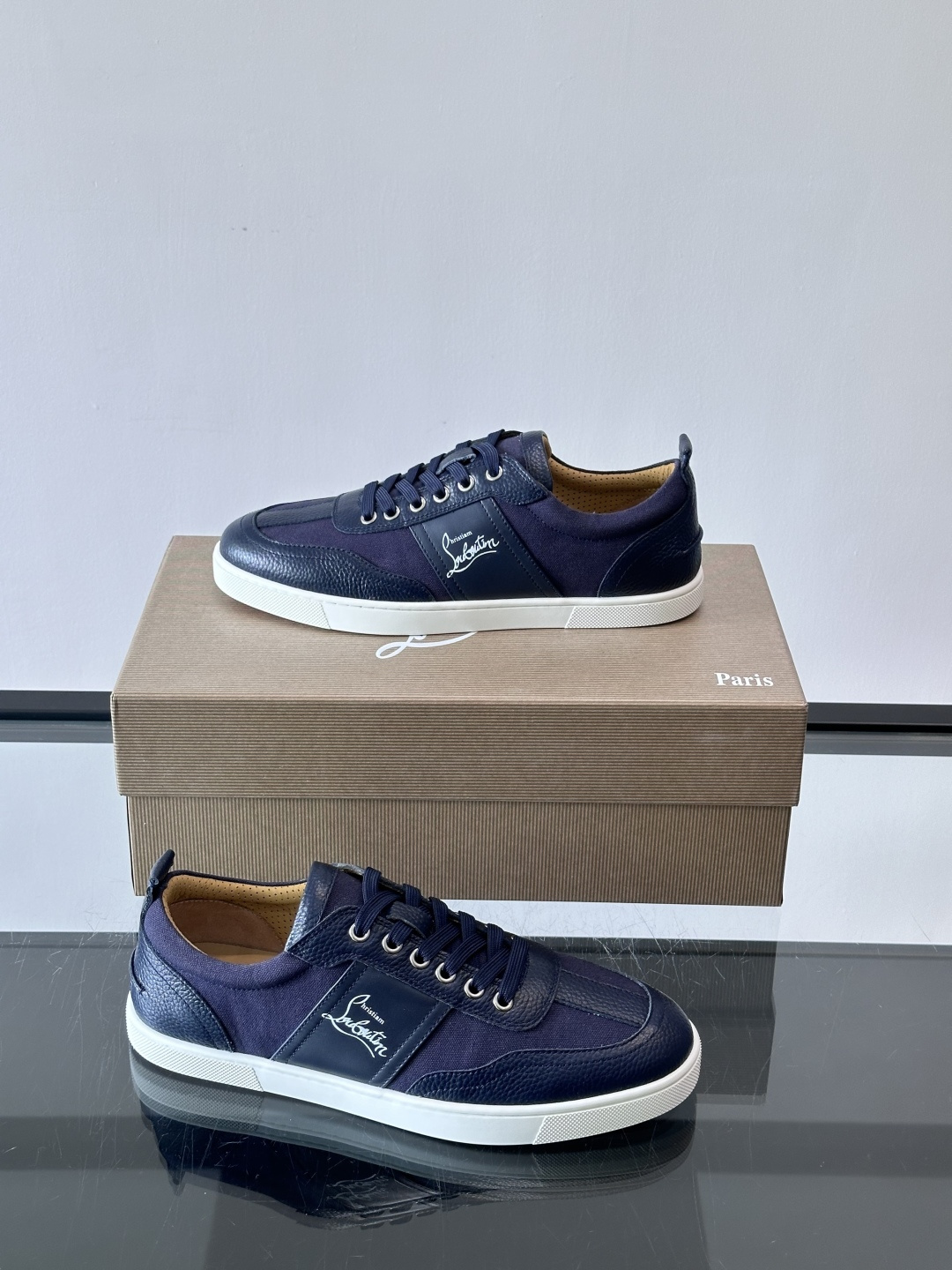 ◾▫C~L 男士低帮经典红底休闲鞋，高端品质，选用进口原版牛皮拼接原版帆布打造，品牌调性鲜艳撞色设计，脚