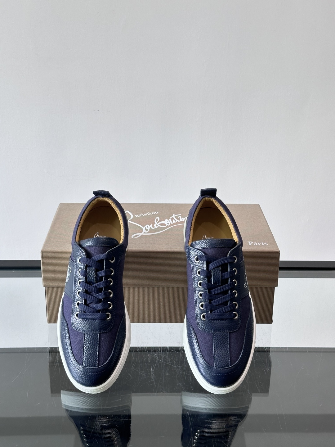 ◾▫C~L 男士低帮经典红底休闲鞋，高端品质，选用进口原版牛皮拼接原版帆布打造，品牌调性鲜艳撞色设计，脚