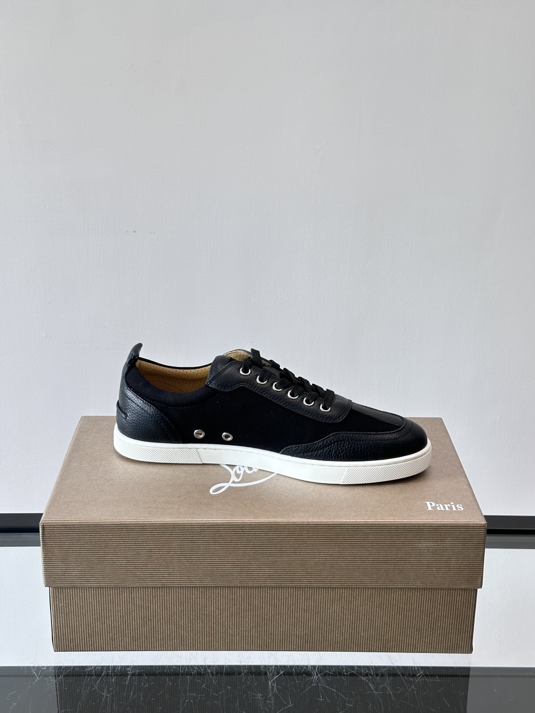 ◾▫C~L 男士低帮经典红底休闲鞋，高端品质，选用进口原版牛皮拼接原版帆布打造，品牌调性鲜艳撞色设计，脚