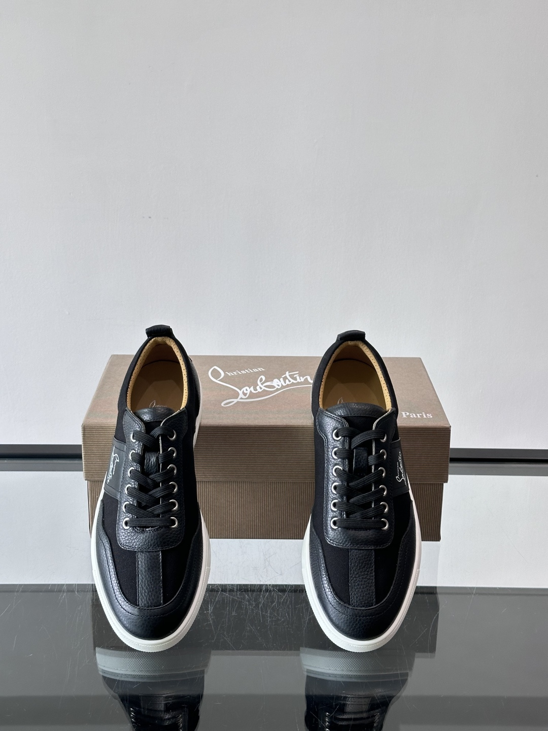 ◾▫C~L 男士低帮经典红底休闲鞋，高端品质，选用进口原版牛皮拼接原版帆布打造，品牌调性鲜艳撞色设计，脚