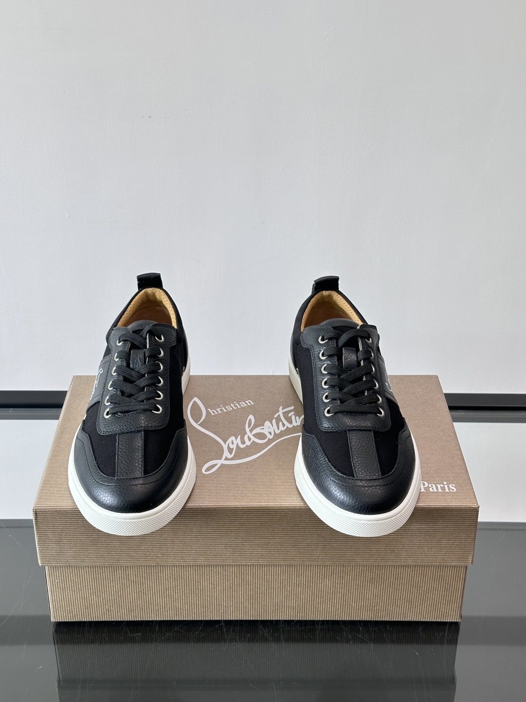 ◾▫C~L 男士低帮经典红底休闲鞋，高端品质，选用进口原版牛皮拼接原版帆布打造，品牌调性鲜艳撞色设计，脚