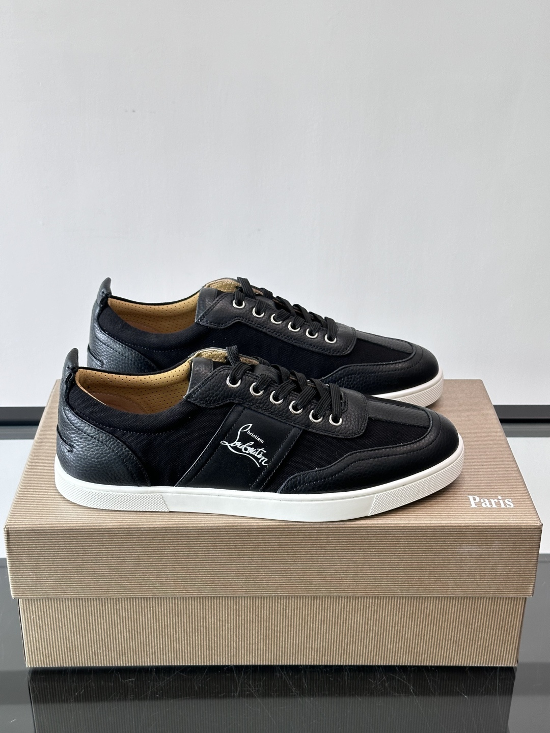 ◾▫C~L 男士低帮经典红底休闲鞋，高端品质，选用进口原版牛皮拼接原版帆布打造，品牌调性鲜艳撞色设计，脚