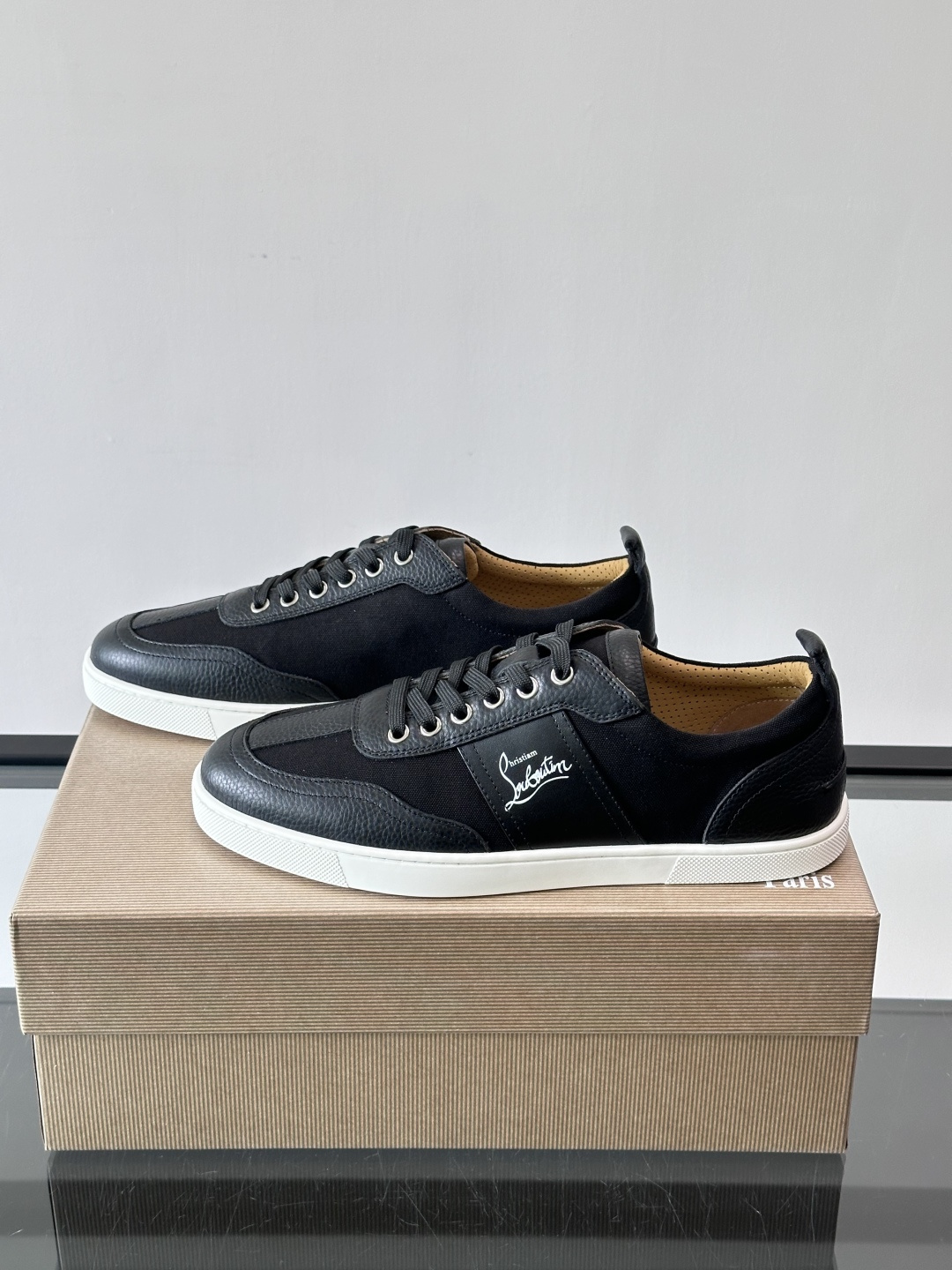 ◾▫C~L 男士低帮经典红底休闲鞋，高端品质，选用进口原版牛皮拼接原版帆布打造，品牌调性鲜艳撞色设计，脚