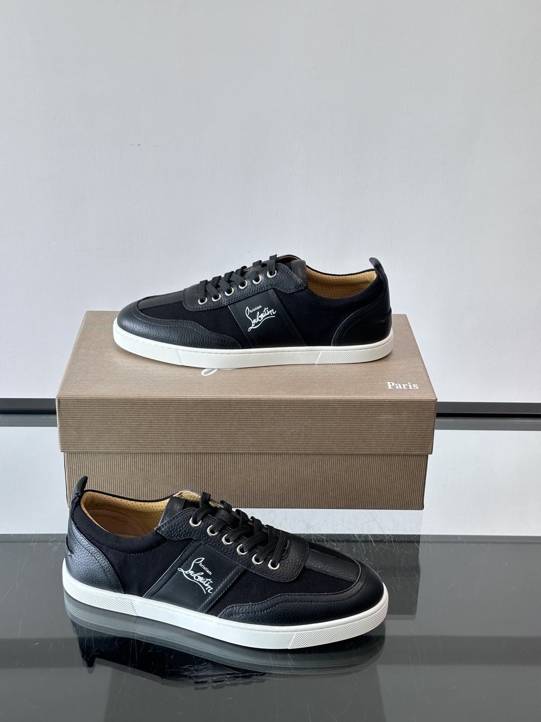 ◾▫C~L 男士低帮经典红底休闲鞋，高端品质，选用进口原版牛皮拼接原版帆布打造，品牌调性鲜艳撞色设计，脚