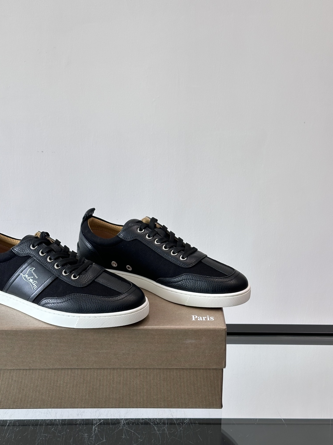 ◾▫C~L 男士低帮经典红底休闲鞋，高端品质，选用进口原版牛皮拼接原版帆布打造，品牌调性鲜艳撞色设计，脚