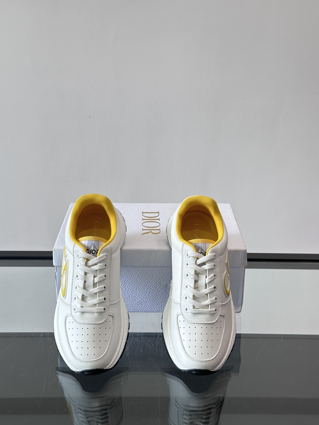 𝐂𝐡𝐫𝐢𝐬𝐭𝐢𝐚𝐧 𝐃𝐢𝐨𝐫# 迪奥 新款休闲运动鞋跑鞋老爹鞋 真的酷毙了，未来感十足!真的好飒！再次演