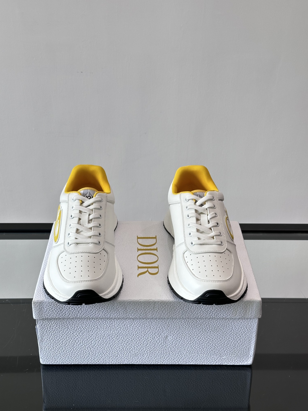 𝐂𝐡𝐫𝐢𝐬𝐭𝐢𝐚𝐧 𝐃𝐢𝐨𝐫# 迪奥 新款休闲运动鞋跑鞋老爹鞋 真的酷毙了，未来感十足!真的好飒！再次演