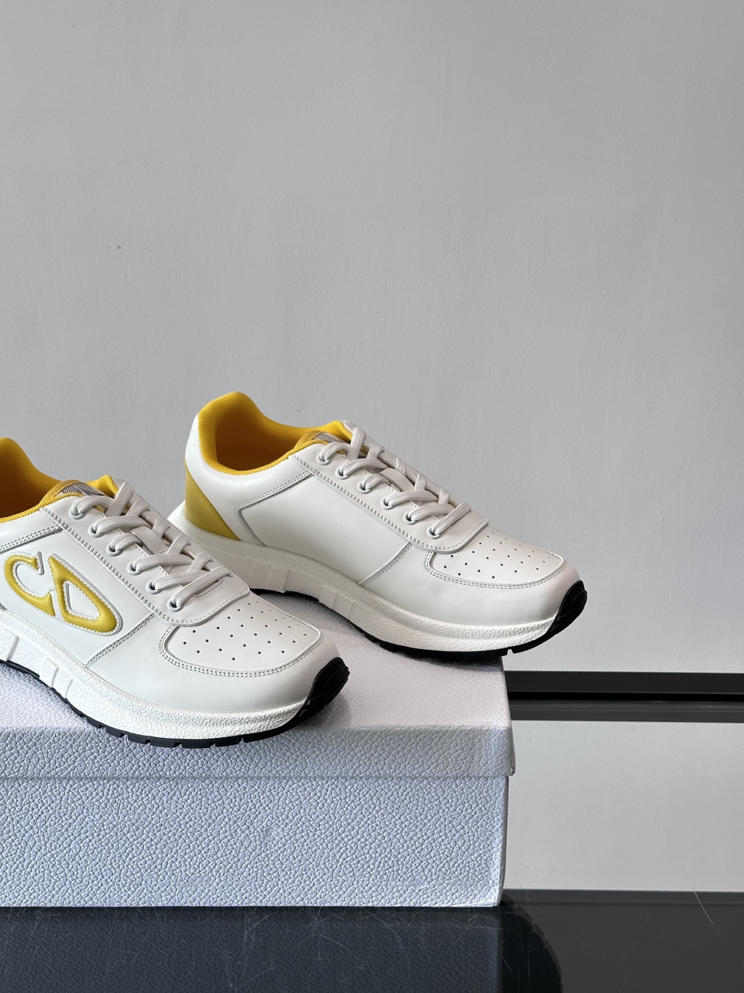 𝐂𝐡𝐫𝐢𝐬𝐭𝐢𝐚𝐧 𝐃𝐢𝐨𝐫# 迪奥 新款休闲运动鞋跑鞋老爹鞋 真的酷毙了，未来感十足!真的好飒！再次演