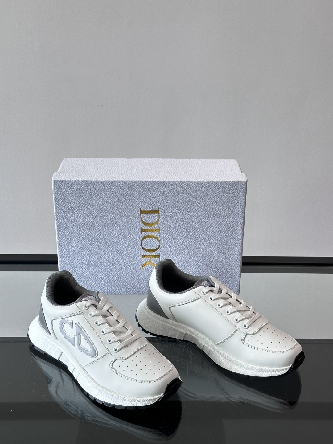 𝐂𝐡𝐫𝐢𝐬𝐭𝐢𝐚𝐧 𝐃𝐢𝐨𝐫# 迪奥 新款休闲运动鞋跑鞋老爹鞋 真的酷毙了，未来感十足!真的好飒！再次演