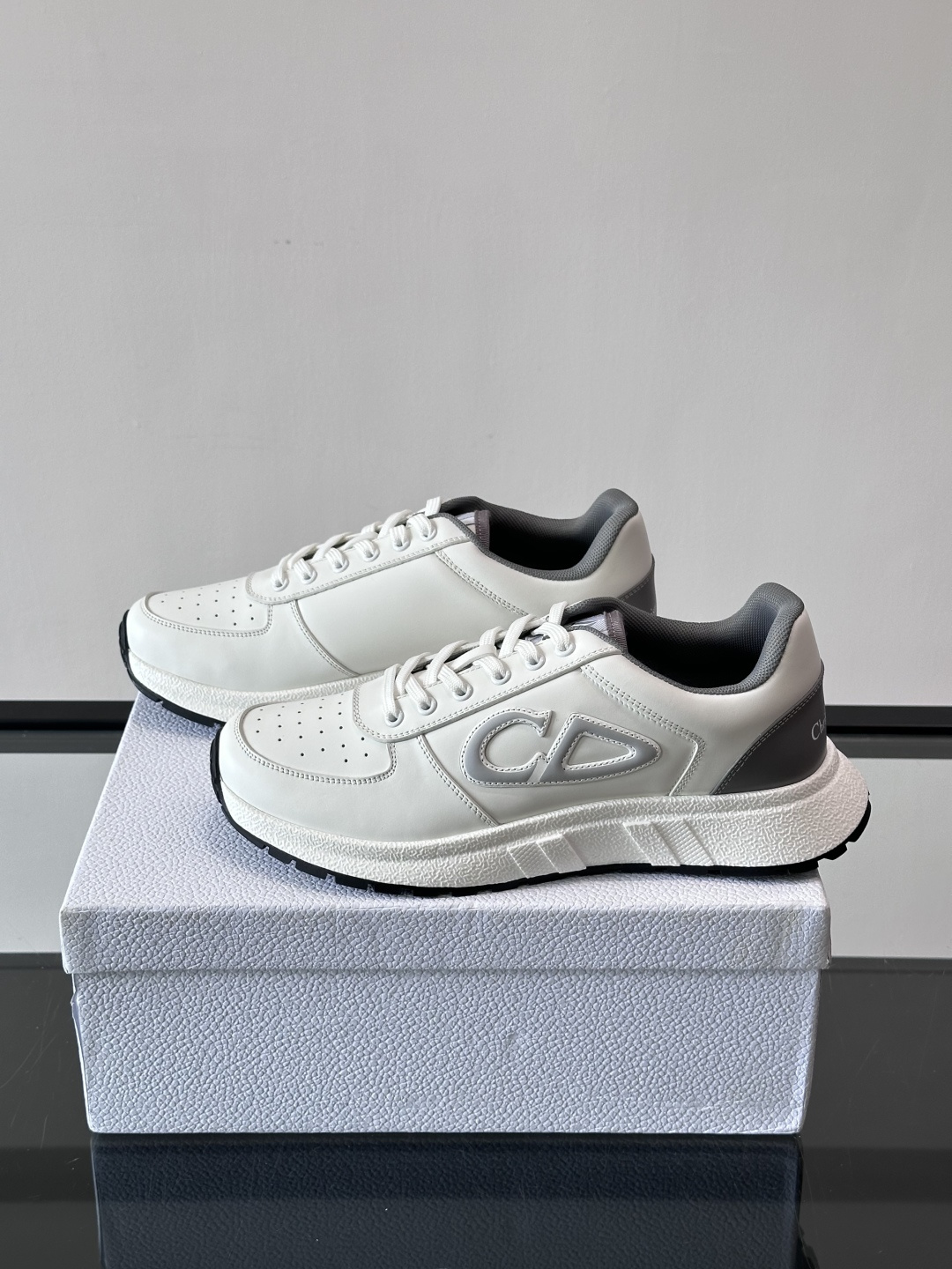 𝐂𝐡𝐫𝐢𝐬𝐭𝐢𝐚𝐧 𝐃𝐢𝐨𝐫# 迪奥 新款休闲运动鞋跑鞋老爹鞋 真的酷毙了，未来感十足!真的好飒！再次演