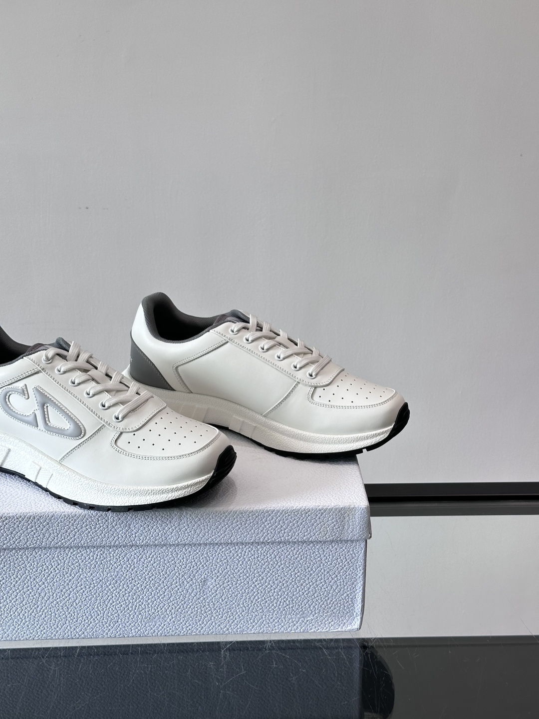 𝐂𝐡𝐫𝐢𝐬𝐭𝐢𝐚𝐧 𝐃𝐢𝐨𝐫# 迪奥 新款休闲运动鞋跑鞋老爹鞋 真的酷毙了，未来感十足!真的好飒！再次演