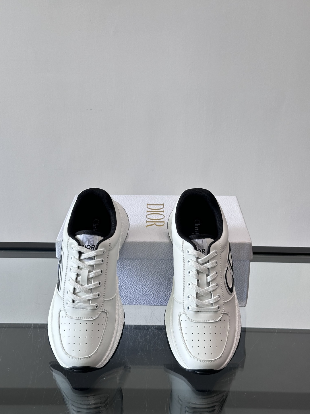 𝐂𝐡𝐫𝐢𝐬𝐭𝐢𝐚𝐧 𝐃𝐢𝐨𝐫# 迪奥 新款休闲运动鞋跑鞋老爹鞋 真的酷毙了，未来感十足!真的好飒！再次演