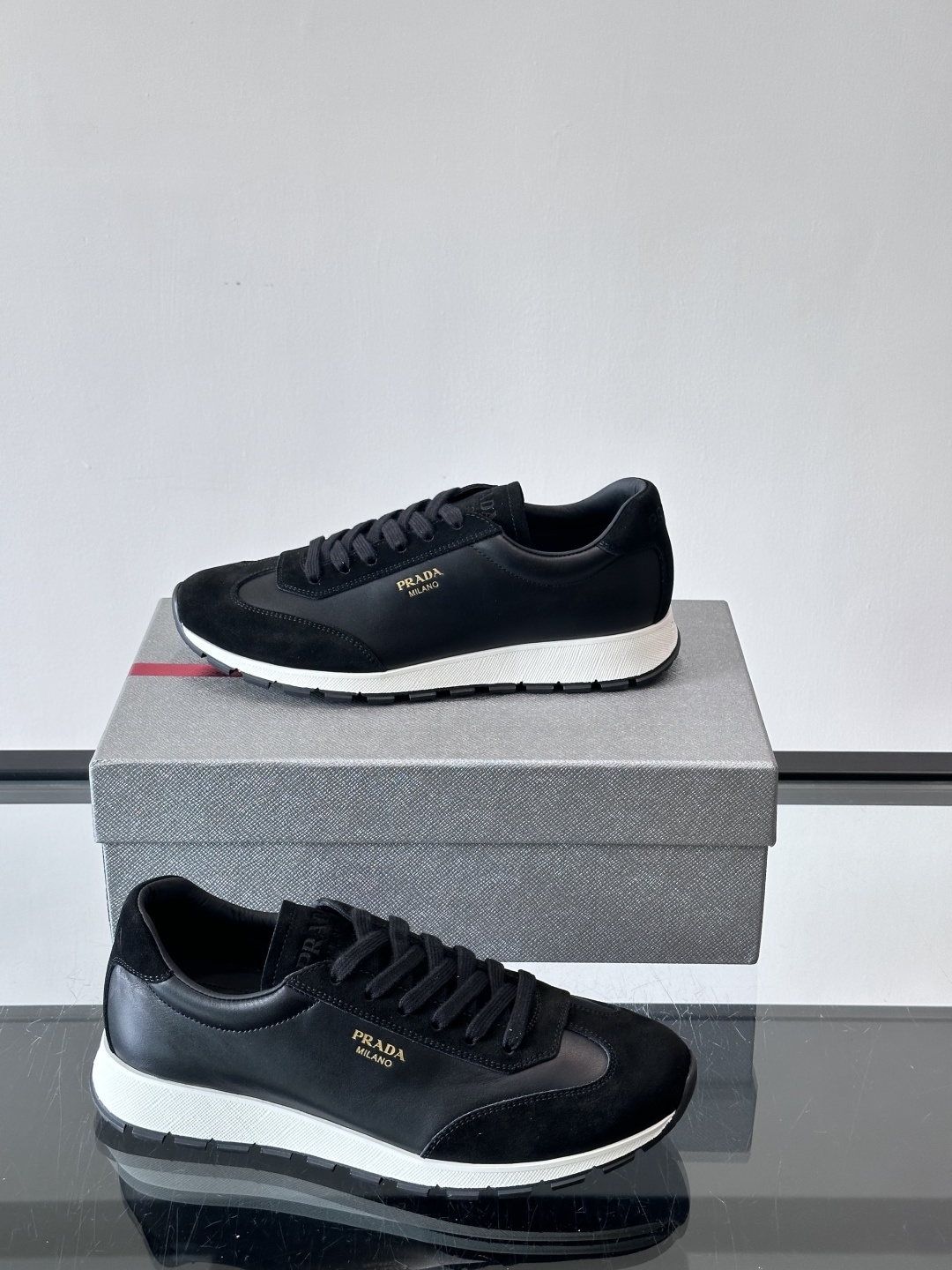 Prada 普拉达 25ss新款 阿甘鞋 德训 鞋‼️高级绒面打造，灵感来自复古，全新演绎经典，轻便、舒