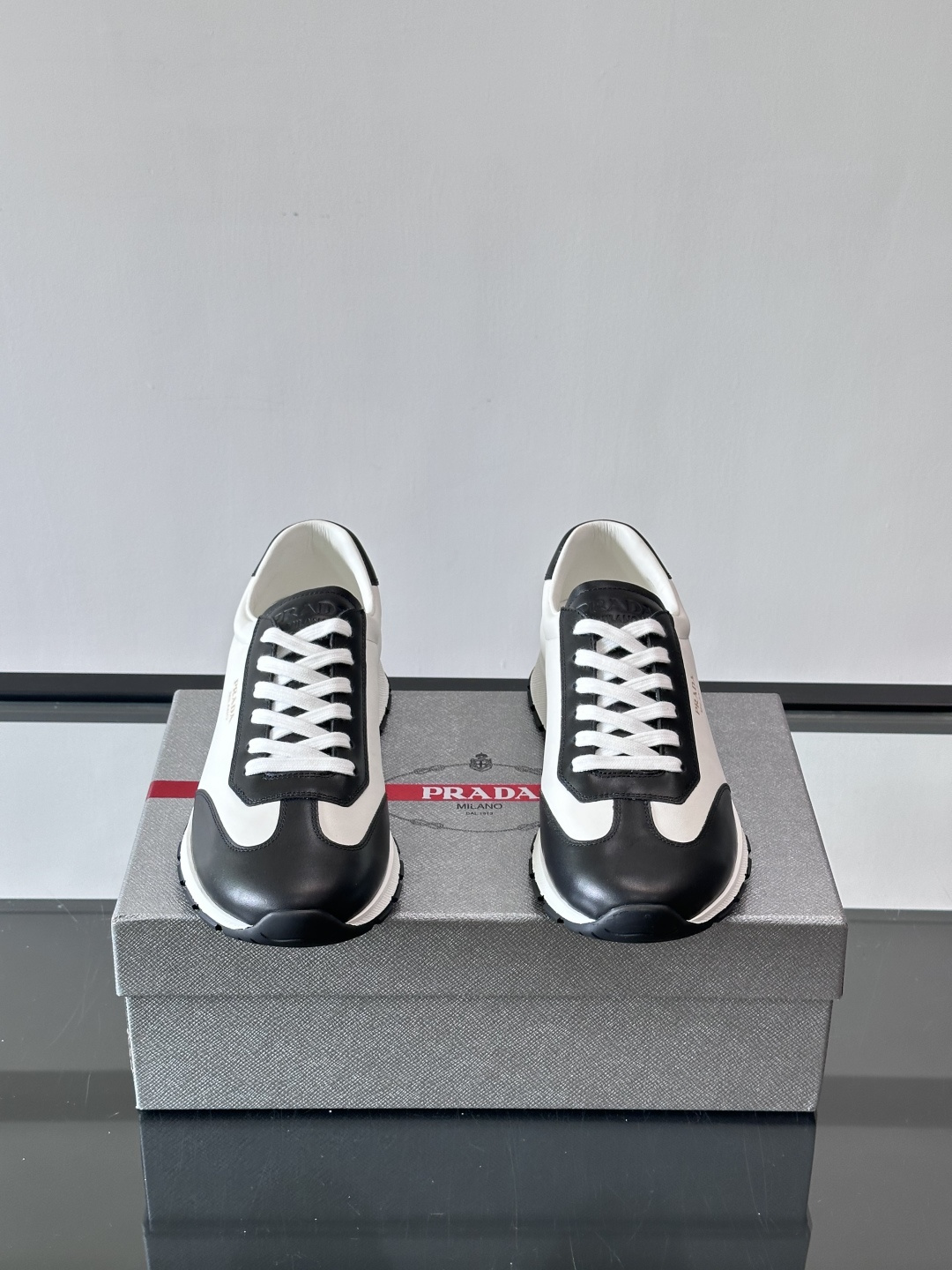 Prada 普拉达 25ss新款 阿甘鞋 德训 鞋‼️高级绒面打造，灵感来自复古，全新演绎经典，轻便、舒