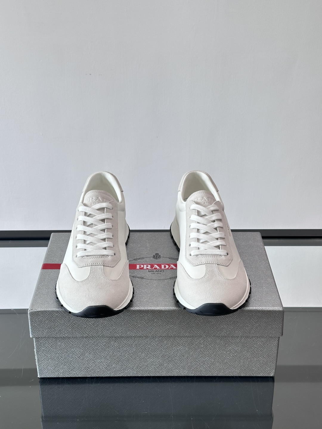 Prada 普拉达 25ss新款 阿甘鞋 德训 鞋‼️高级绒面打造，灵感来自复古，全新演绎经典，轻便、舒