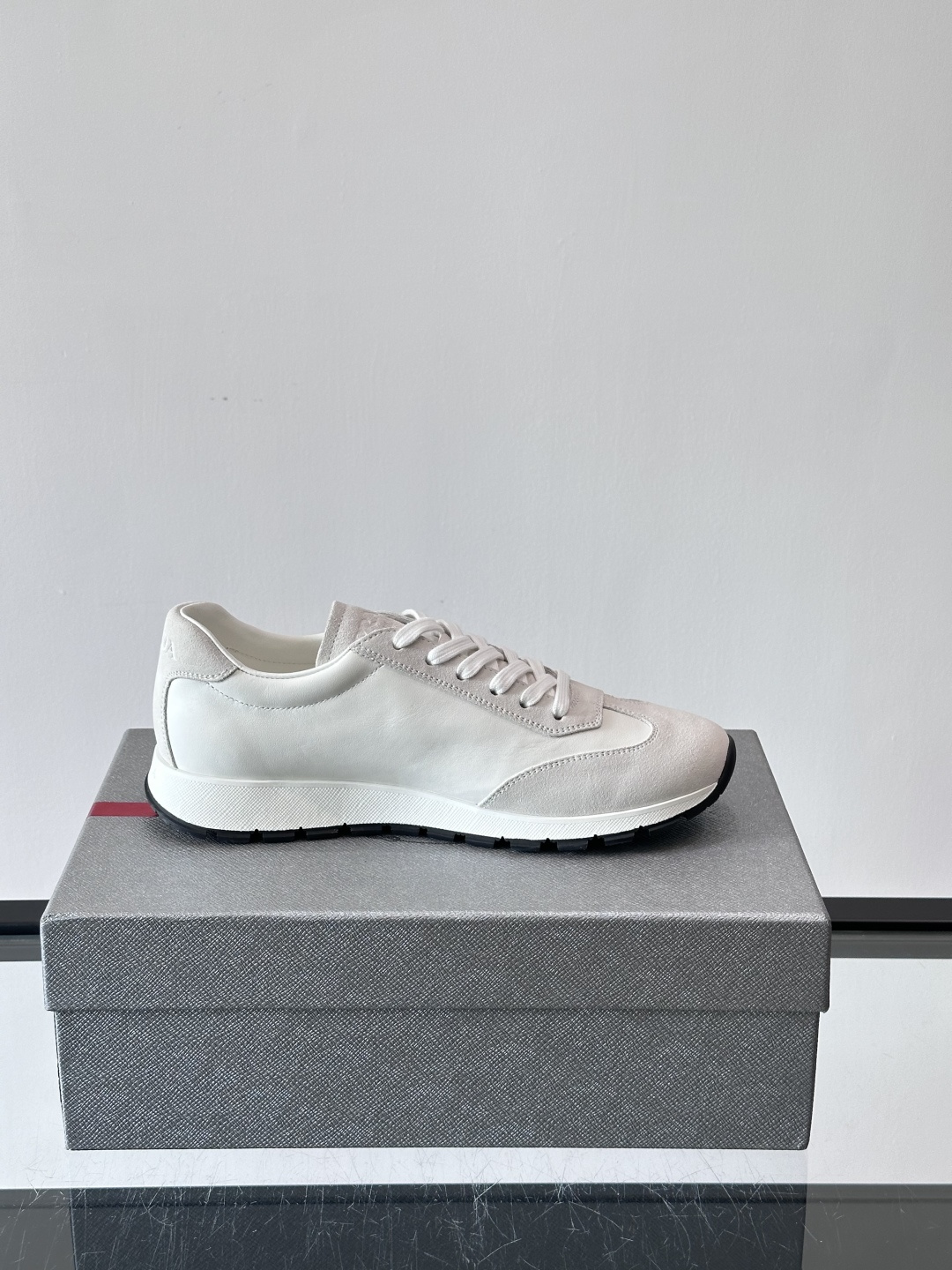 Prada 普拉达 25ss新款 阿甘鞋 德训 鞋‼️高级绒面打造，灵感来自复古，全新演绎经典，轻便、舒