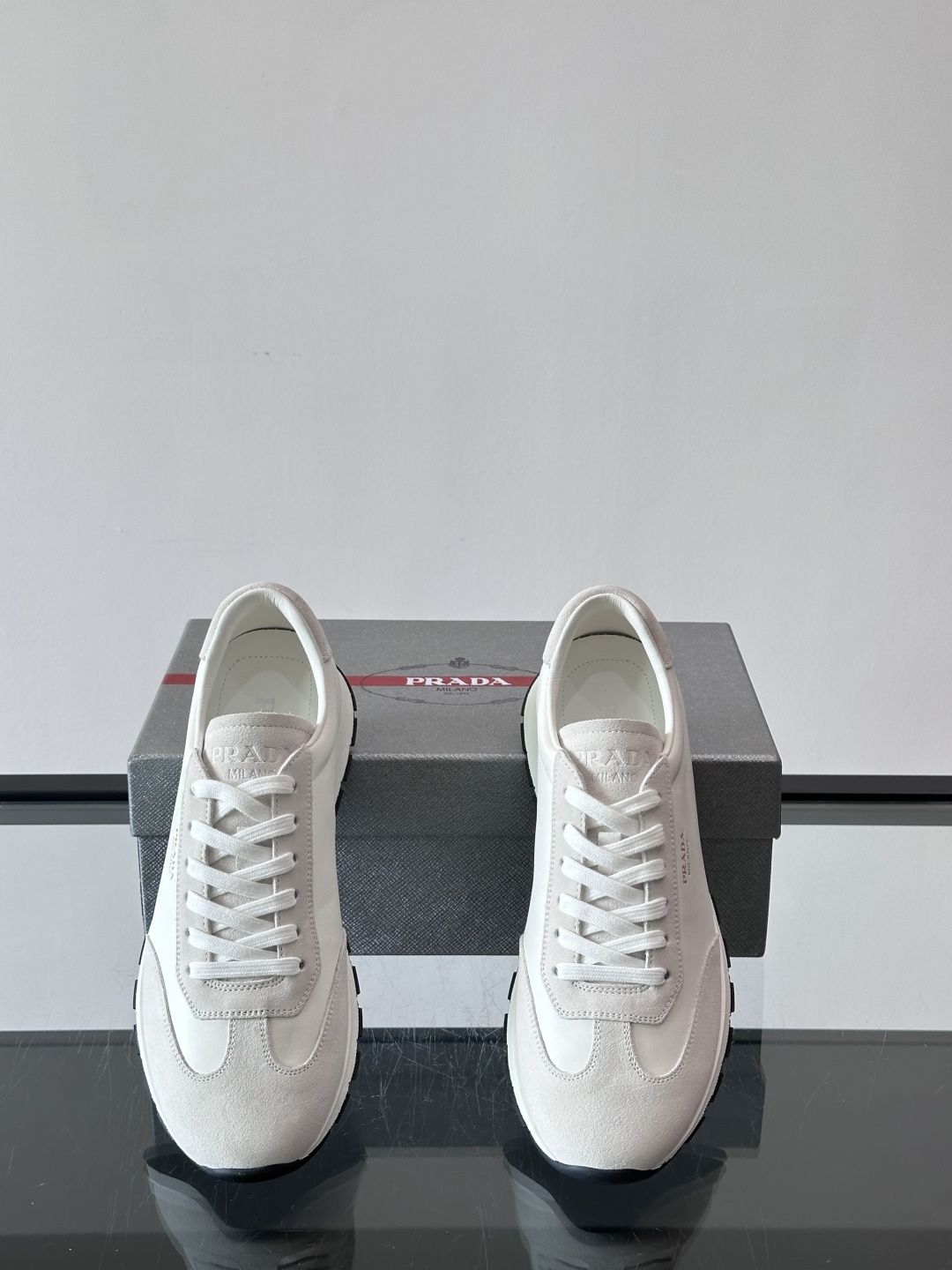 Prada 普拉达 25ss新款 阿甘鞋 德训 鞋‼️高级绒面打造，灵感来自复古，全新演绎经典，轻便、舒