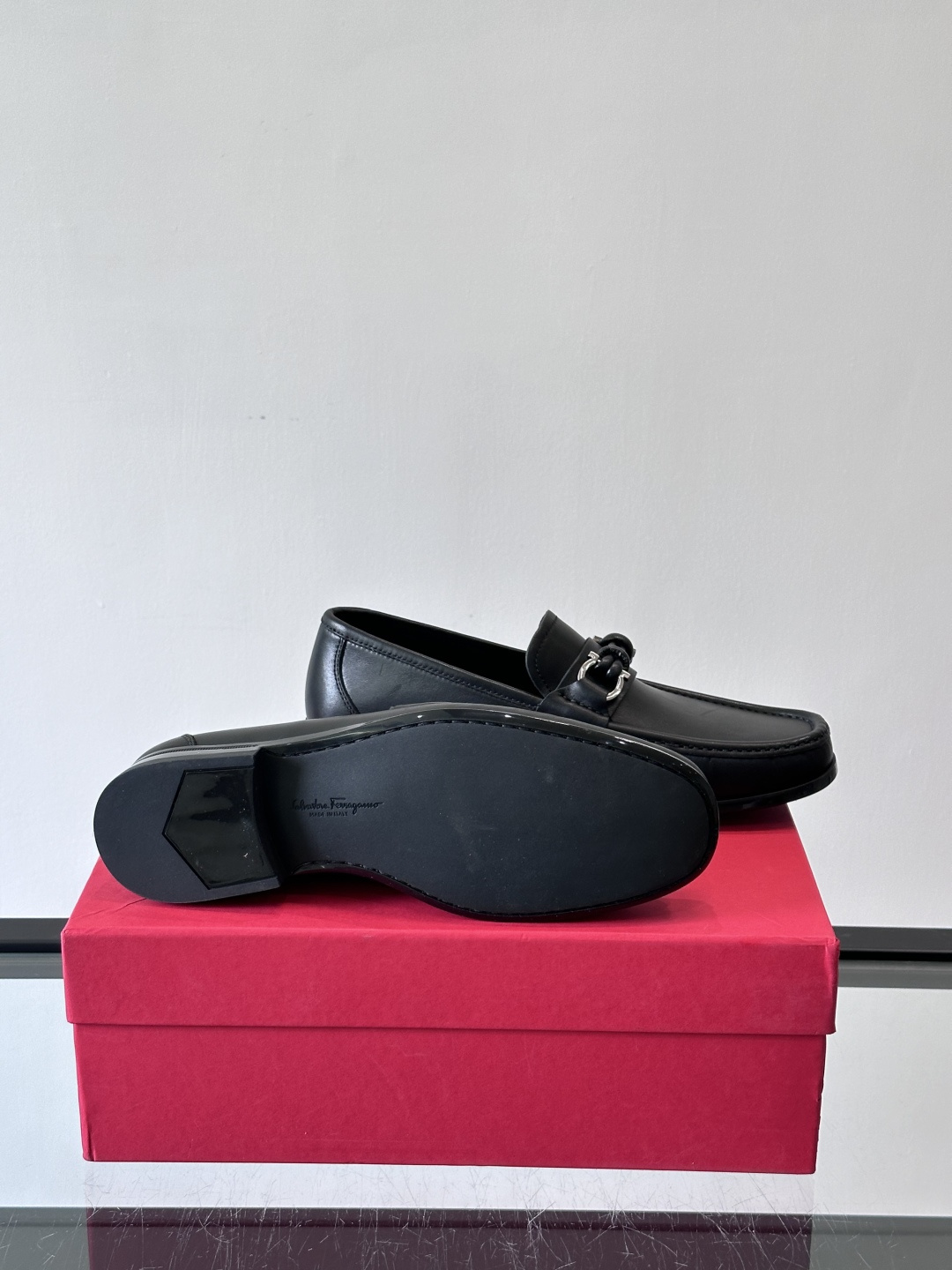 F🆕高端男士休闲皮鞋，绅士臻享 型男必备 头层牛皮鞋面 皮质质感一览无余 小牛皮透气内里，防滑大底。细节