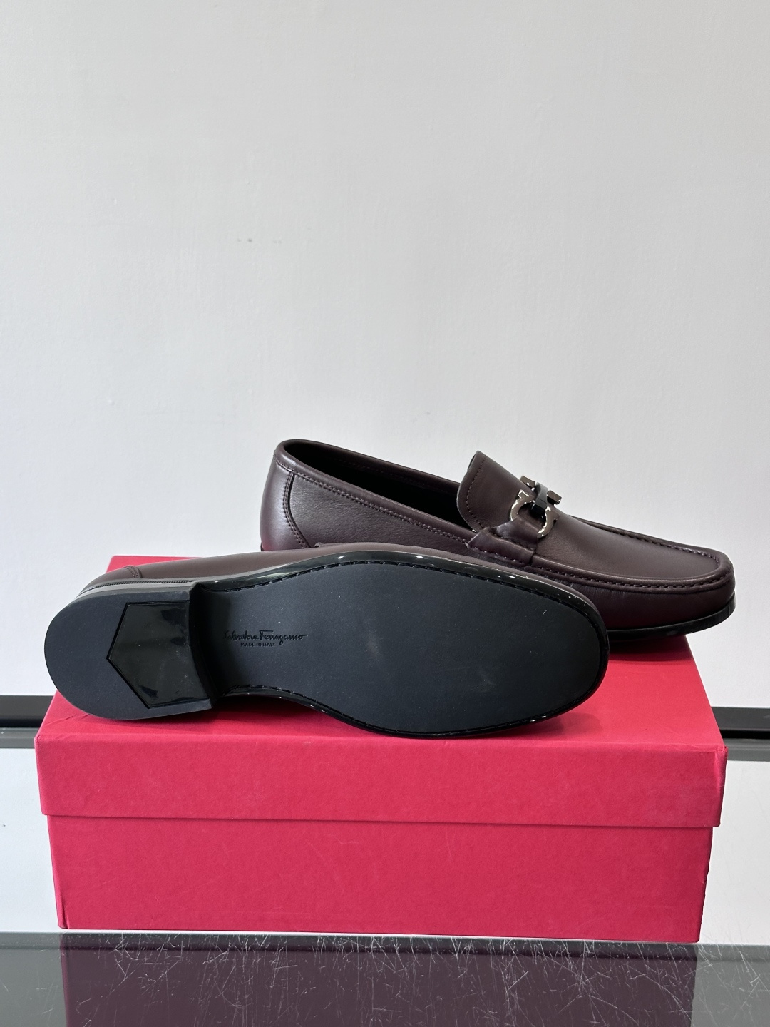 F🆕高端男士休闲皮鞋，绅士臻享 型男必备 头层牛皮鞋面 皮质质感一览无余 小牛皮透气内里，防滑大底。细节