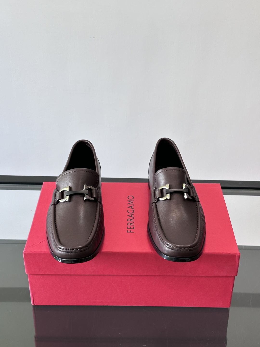 F🆕高端男士休闲皮鞋，绅士臻享 型男必备 头层牛皮鞋面 皮质质感一览无余 小牛皮透气内里，防滑大底。细节