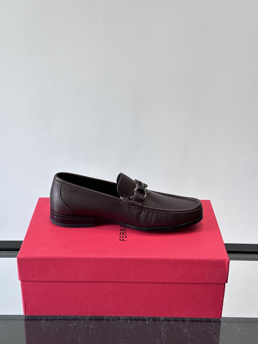 F🆕高端男士休闲皮鞋，绅士臻享 型男必备 头层牛皮鞋面 皮质质感一览无余 小牛皮透气内里，防滑大底。细节