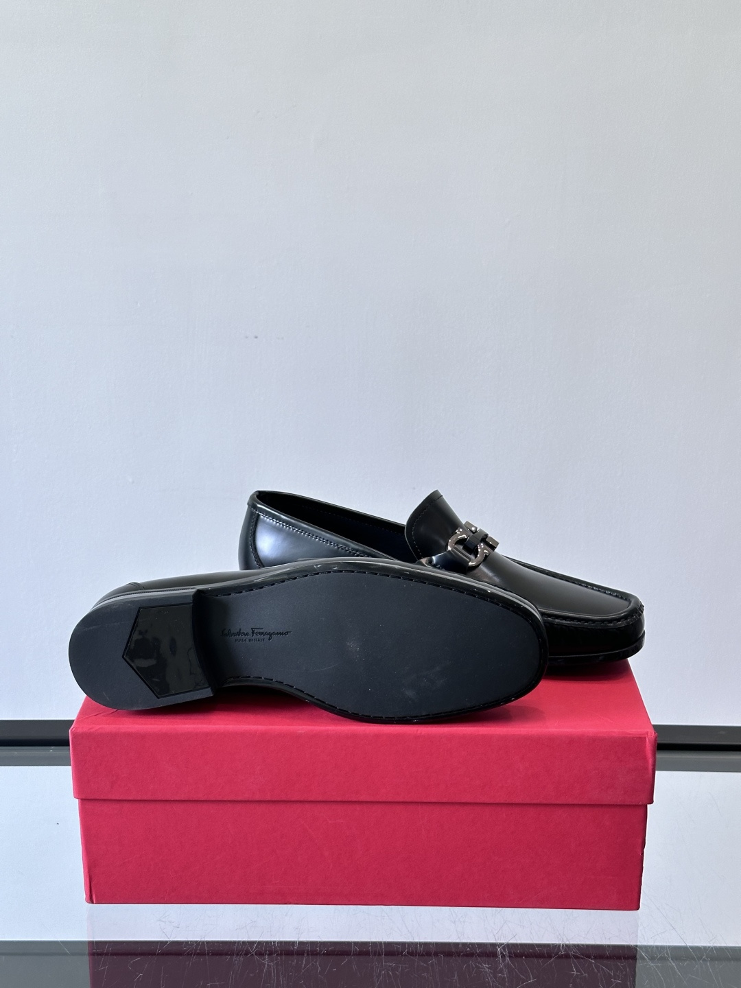 F🆕高端男士休闲皮鞋，绅士臻享 型男必备 头层牛皮鞋面 皮质质感一览无余 小牛皮透气内里，防滑大底。细节