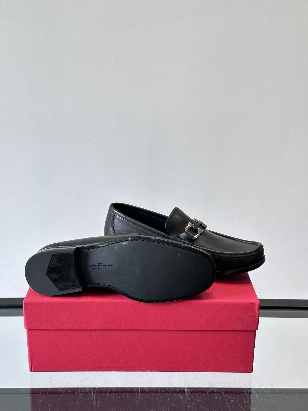 F🆕高端男士休闲皮鞋，绅士臻享 型男必备 头层牛皮鞋面 皮质质感一览无余 小牛皮透气内里，防滑大底。细节