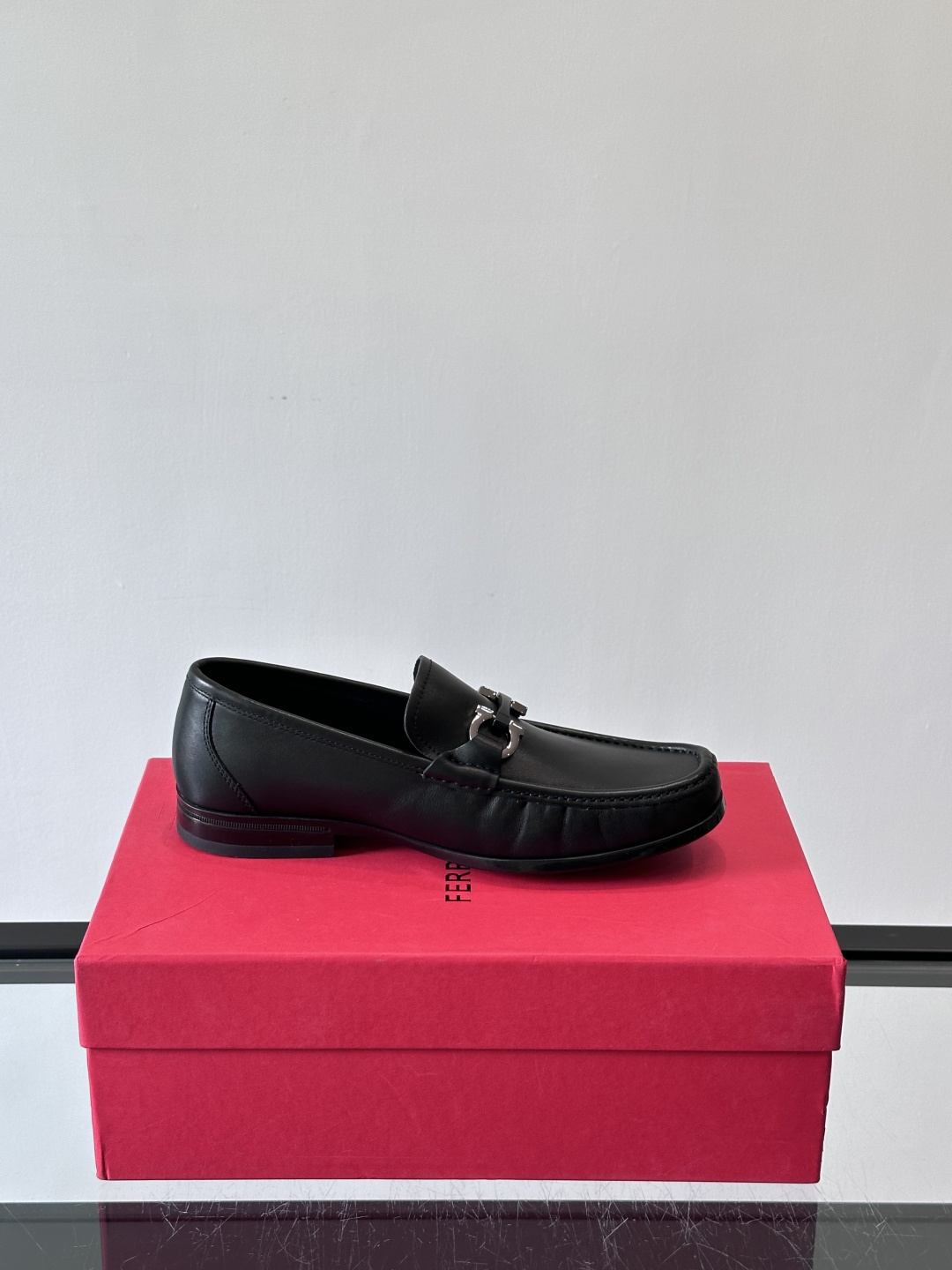 F🆕高端男士休闲皮鞋，绅士臻享 型男必备 头层牛皮鞋面 皮质质感一览无余 小牛皮透气内里，防滑大底。细节