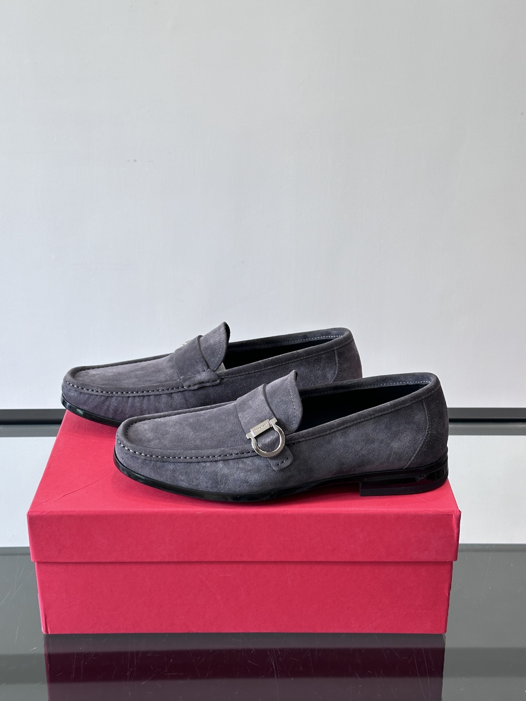 F🆕高端男士休闲皮鞋，绅士臻享 型男必备 头层牛皮鞋面 皮质质感一览无余 小牛皮透气内里，防滑大底。细节