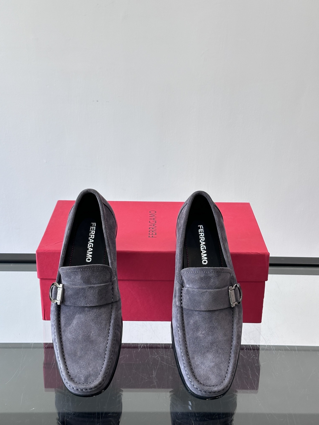 F🆕高端男士休闲皮鞋，绅士臻享 型男必备 头层牛皮鞋面 皮质质感一览无余 小牛皮透气内里，防滑大底。细节