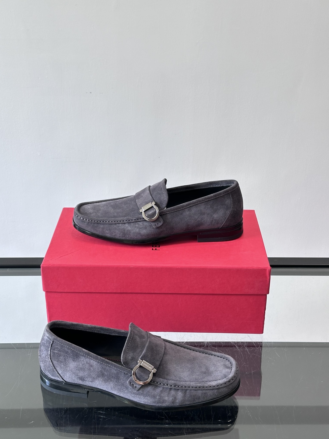 F🆕高端男士休闲皮鞋，绅士臻享 型男必备 头层牛皮鞋面 皮质质感一览无余 小牛皮透气内里，防滑大底。细节