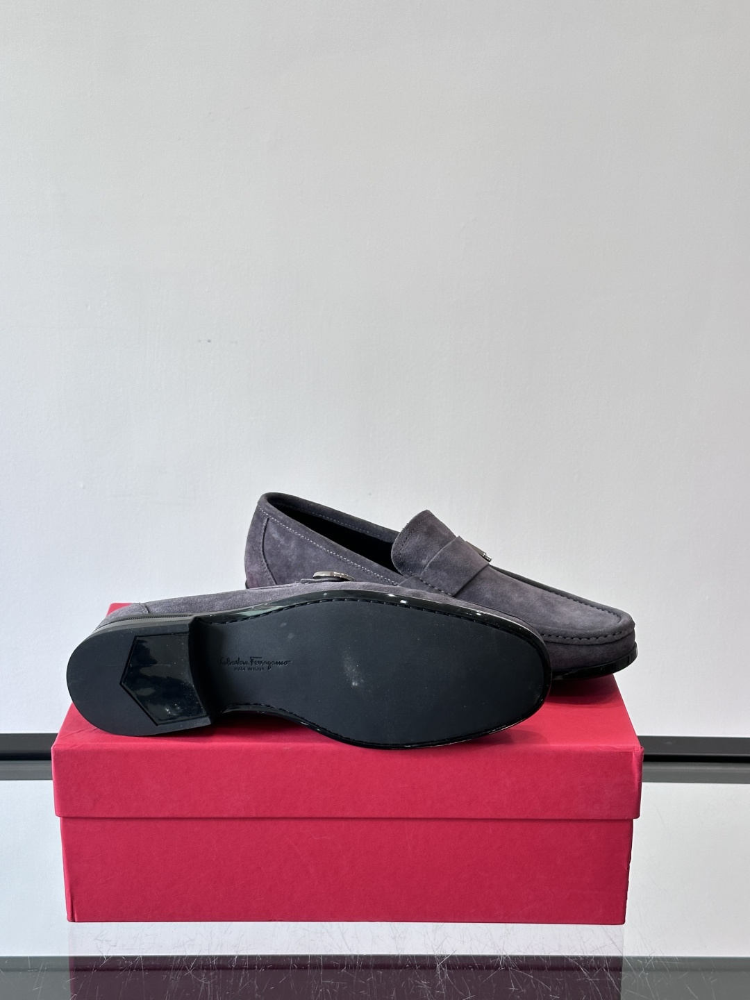 F🆕高端男士休闲皮鞋，绅士臻享 型男必备 头层牛皮鞋面 皮质质感一览无余 小牛皮透气内里，防滑大底。细节