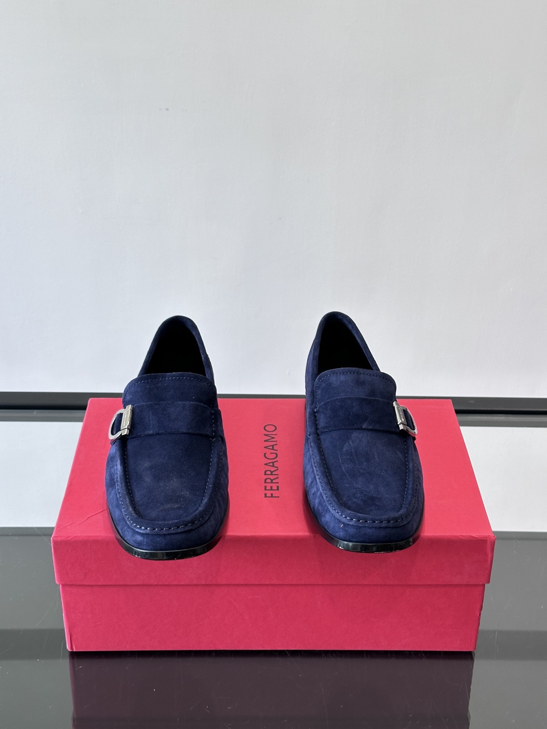 F🆕高端男士休闲皮鞋，绅士臻享 型男必备 头层牛皮鞋面 皮质质感一览无余 小牛皮透气内里，防滑大底。细节