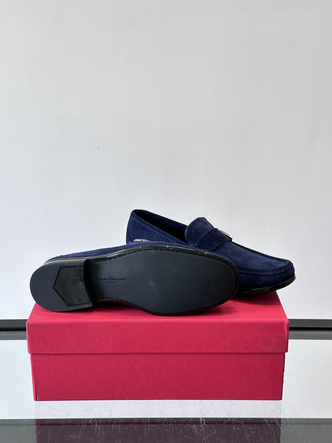 F🆕高端男士休闲皮鞋，绅士臻享 型男必备 头层牛皮鞋面 皮质质感一览无余 小牛皮透气内里，防滑大底。细节