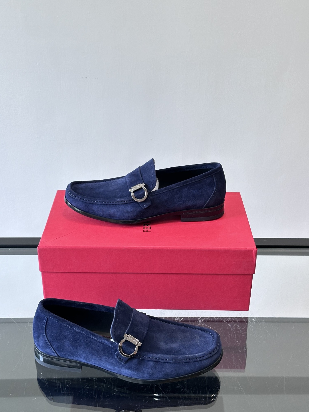 F🆕高端男士休闲皮鞋，绅士臻享 型男必备 头层牛皮鞋面 皮质质感一览无余 小牛皮透气内里，防滑大底。细节