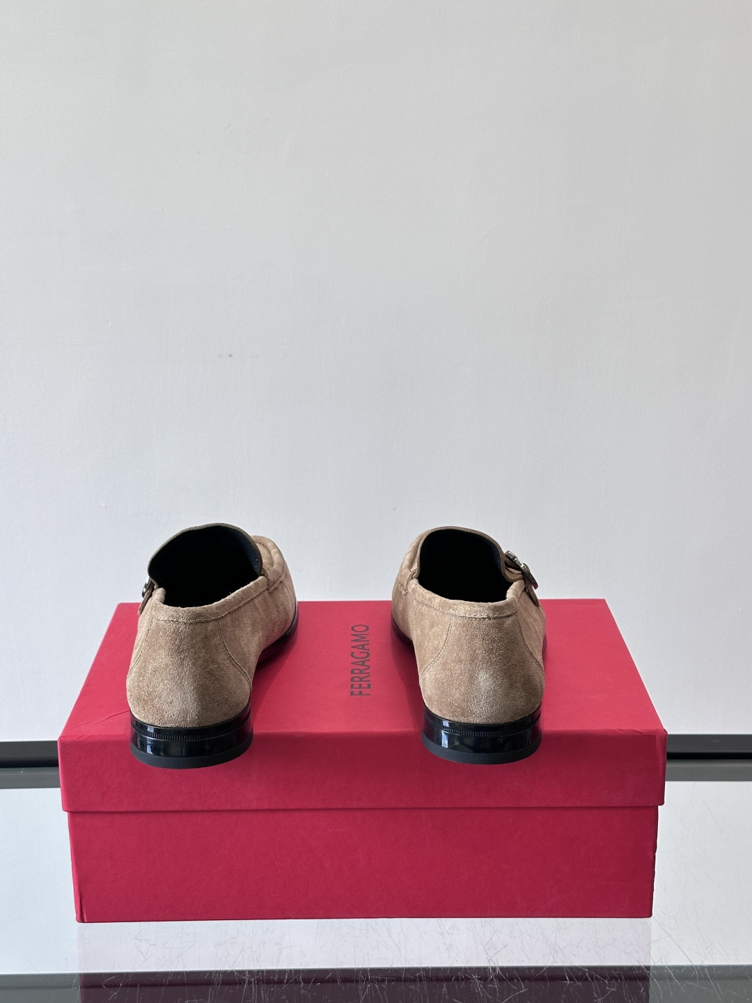 F🆕高端男士休闲皮鞋，绅士臻享 型男必备 头层牛皮鞋面 皮质质感一览无余 小牛皮透气内里，防滑大底。细节