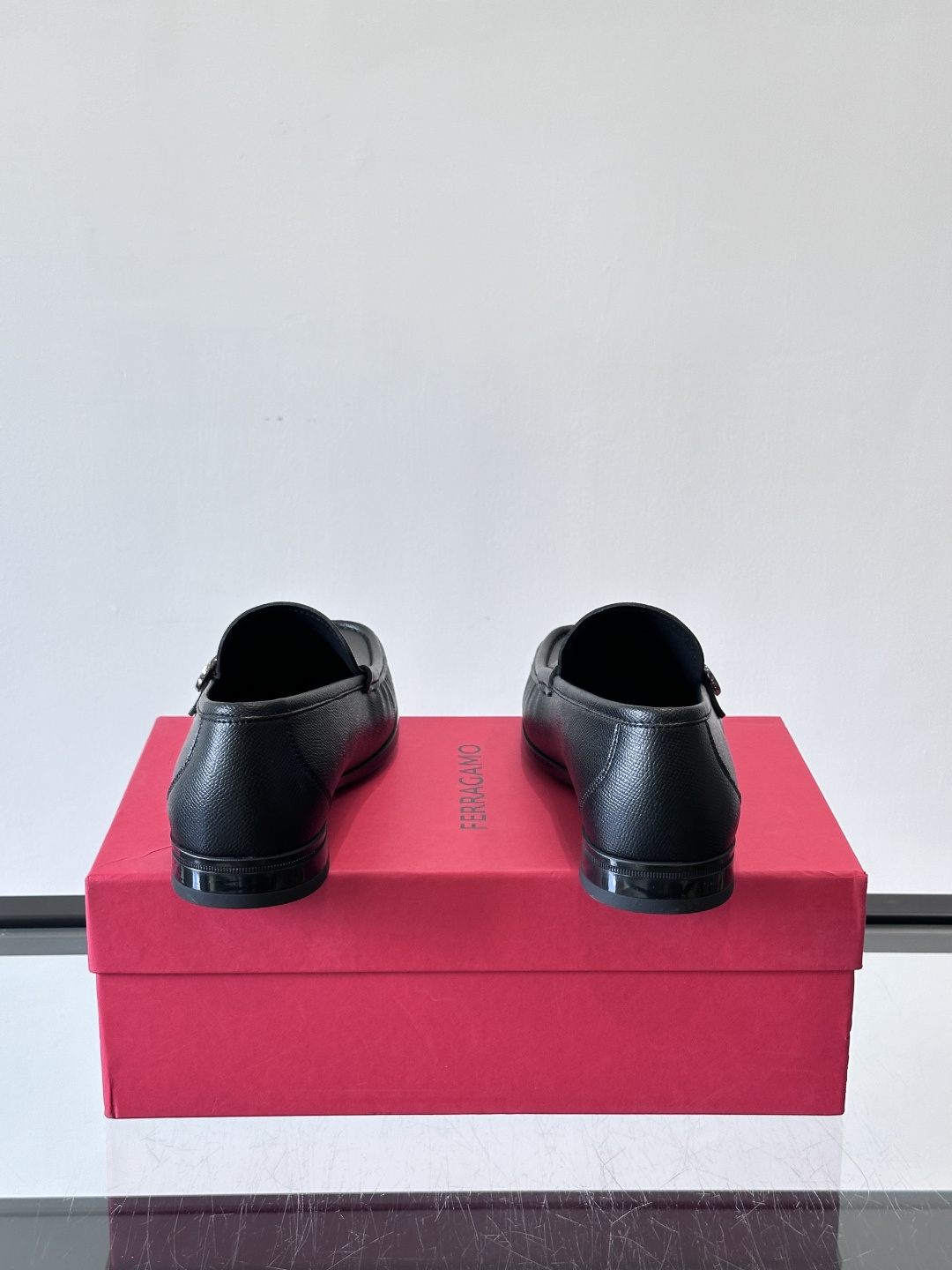 F🆕高端男士休闲皮鞋，绅士臻享 型男必备 头层牛皮鞋面 皮质质感一览无余 小牛皮透气内里，防滑大底。细节