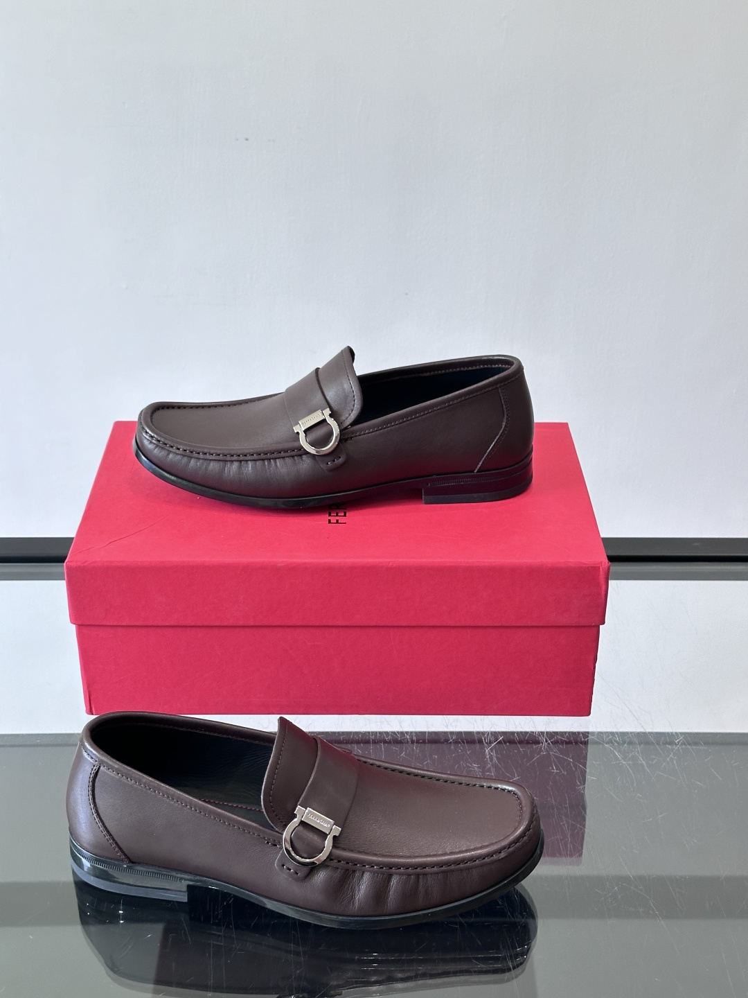 F🆕高端男士休闲皮鞋，绅士臻享 型男必备 头层牛皮鞋面 皮质质感一览无余 小牛皮透气内里，防滑大底。细节