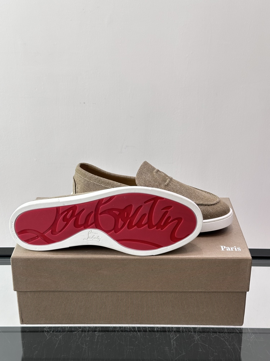 CL 休闲鞋一脚蹬 男士老钱风休闲鞋Christian Louboutin 休闲鞋👟！这双老钱风一脚蹬 