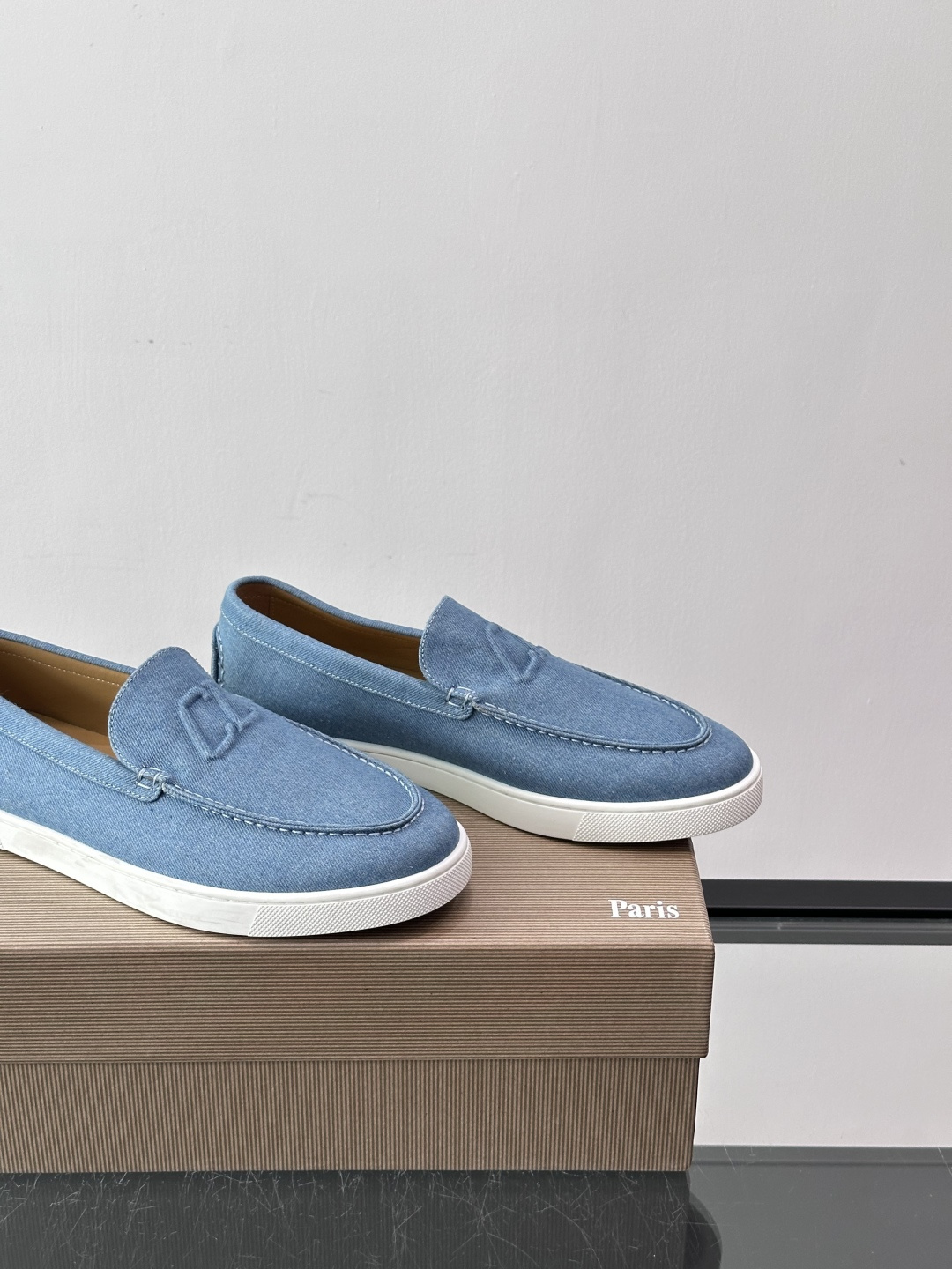 CL 休闲鞋一脚蹬 男士老钱风休闲鞋Christian Louboutin 休闲鞋👟！这双老钱风一脚蹬 