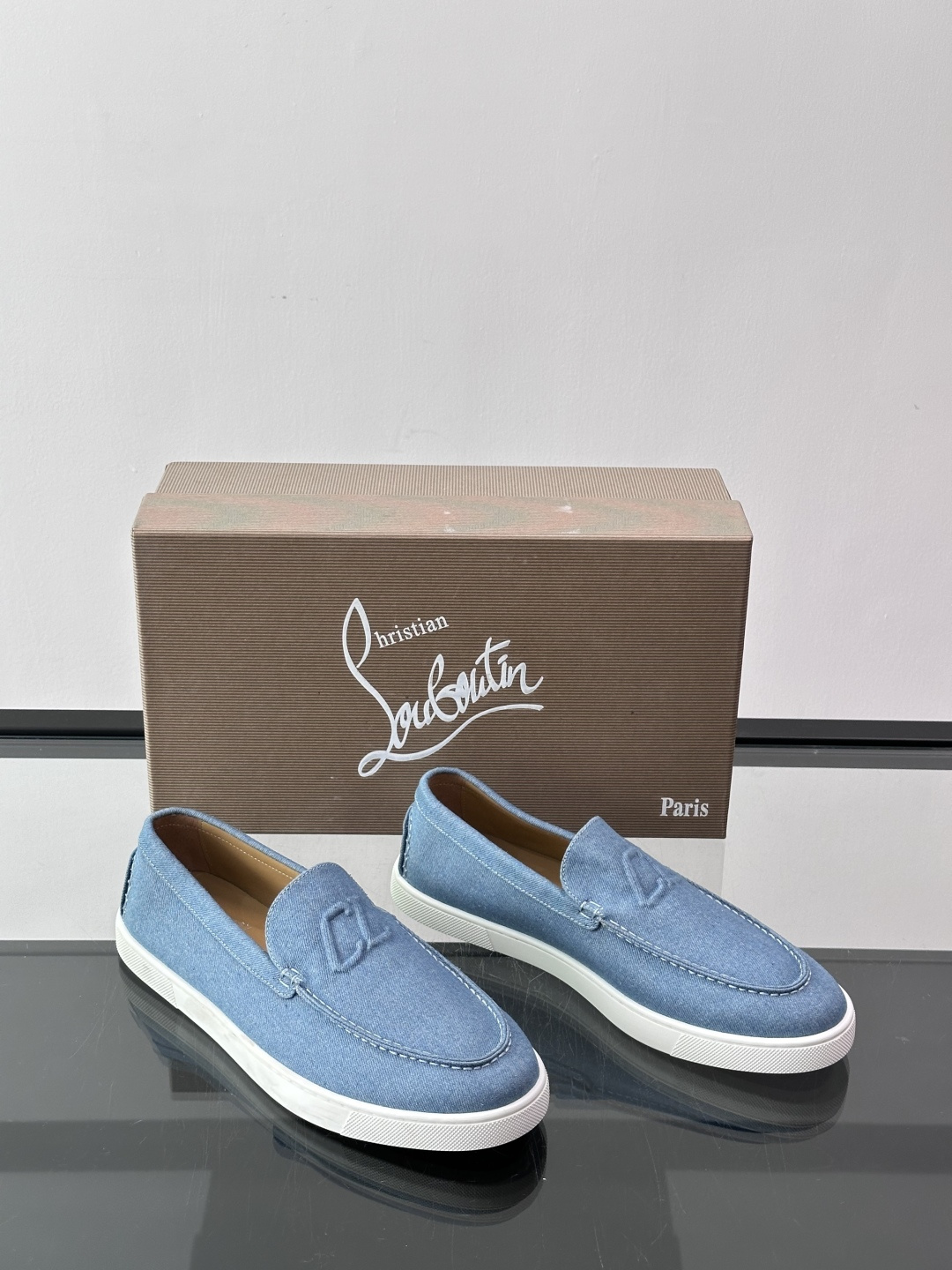 CL 休闲鞋一脚蹬 男士老钱风休闲鞋Christian Louboutin 休闲鞋👟！这双老钱风一脚蹬 