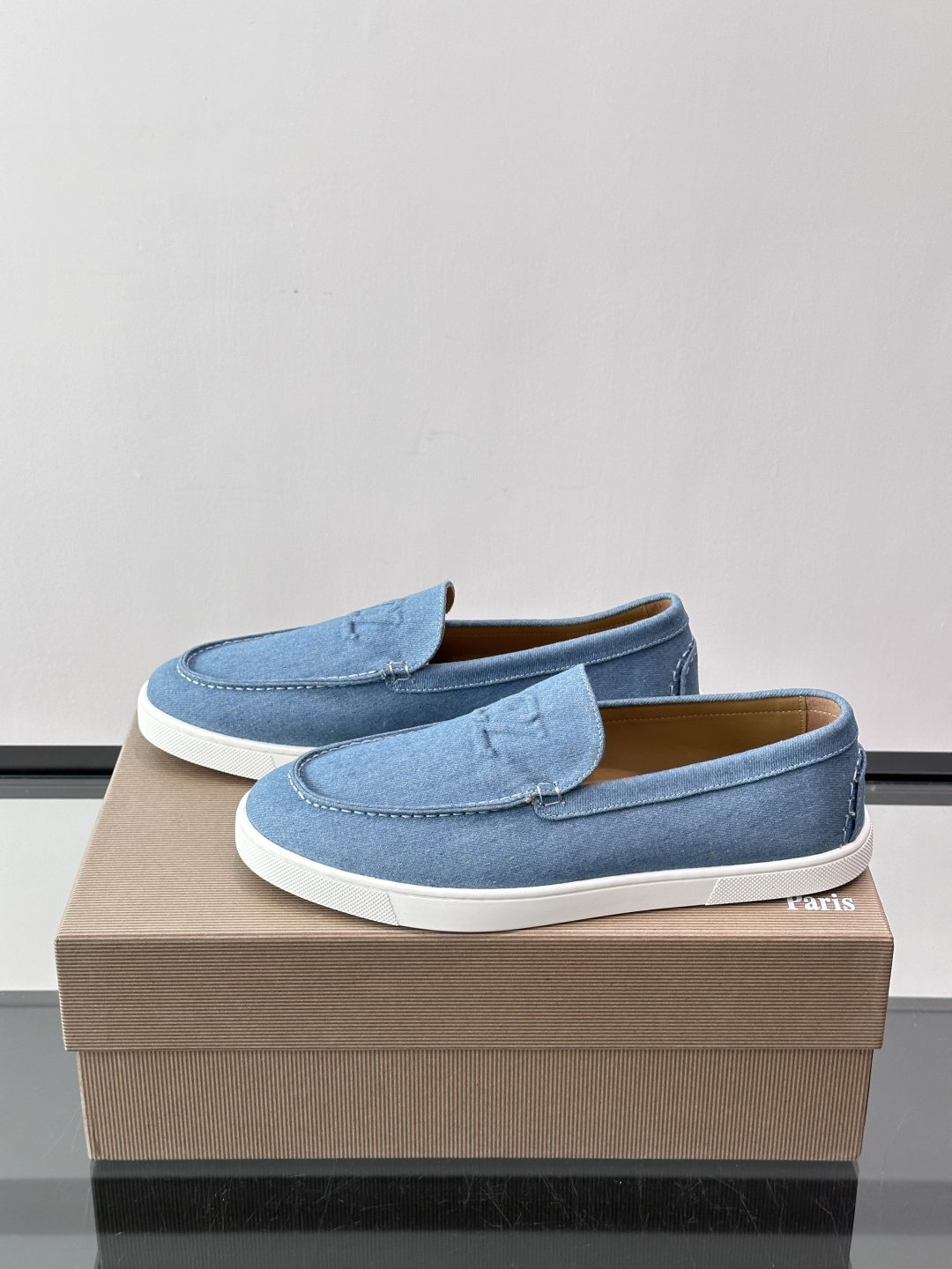 CL 休闲鞋一脚蹬 男士老钱风休闲鞋Christian Louboutin 休闲鞋👟！这双老钱风一脚蹬 