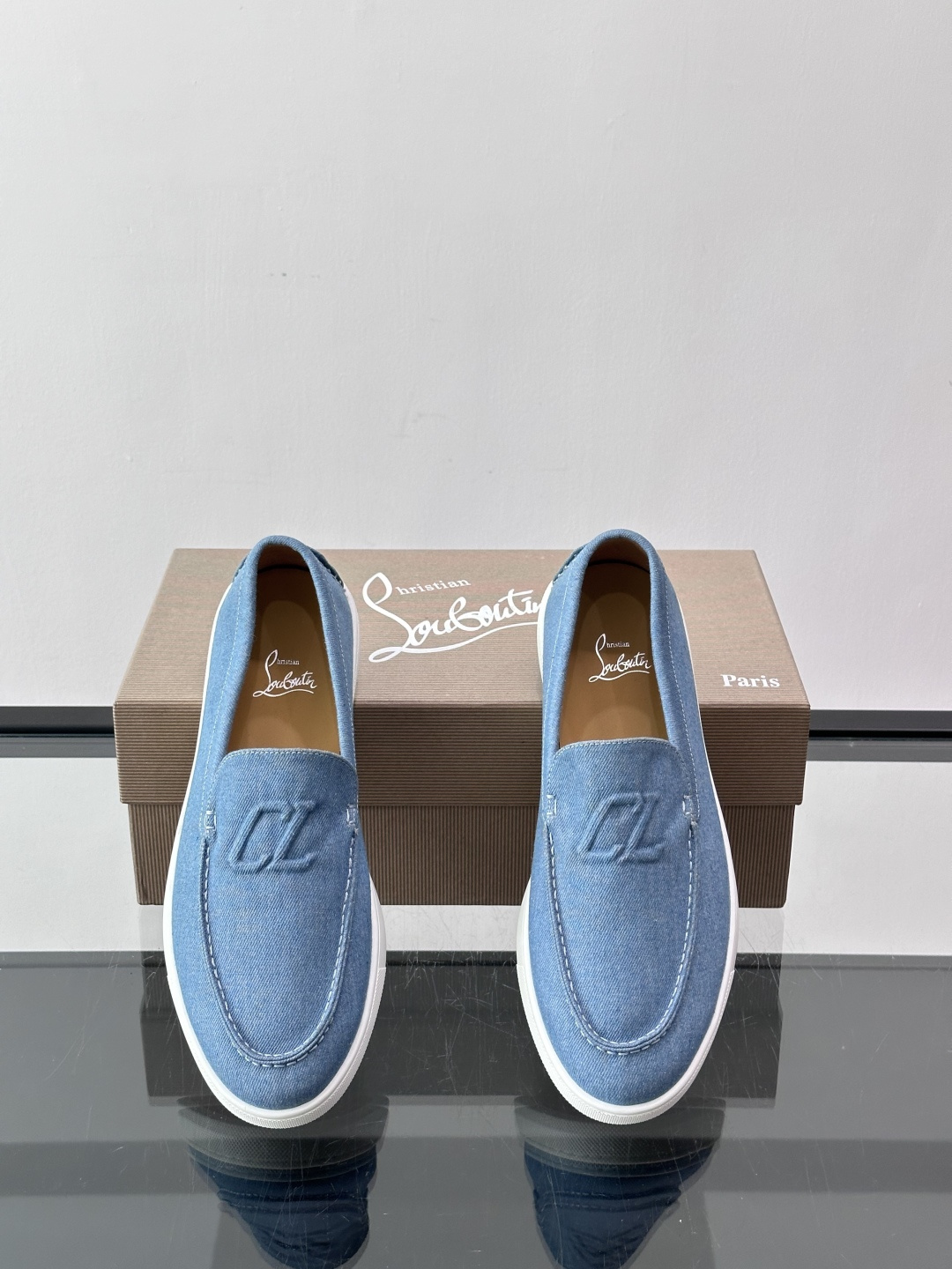 CL 休闲鞋一脚蹬 男士老钱风休闲鞋Christian Louboutin 休闲鞋👟！这双老钱风一脚蹬 