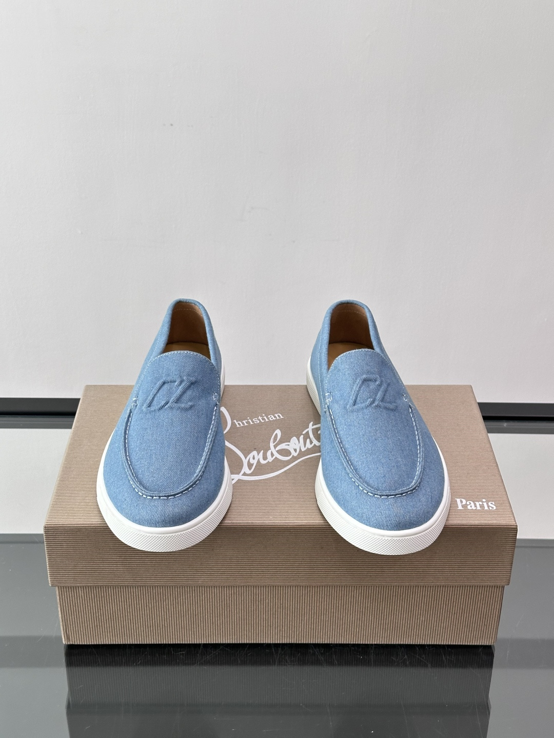 CL 休闲鞋一脚蹬 男士老钱风休闲鞋Christian Louboutin 休闲鞋👟！这双老钱风一脚蹬 