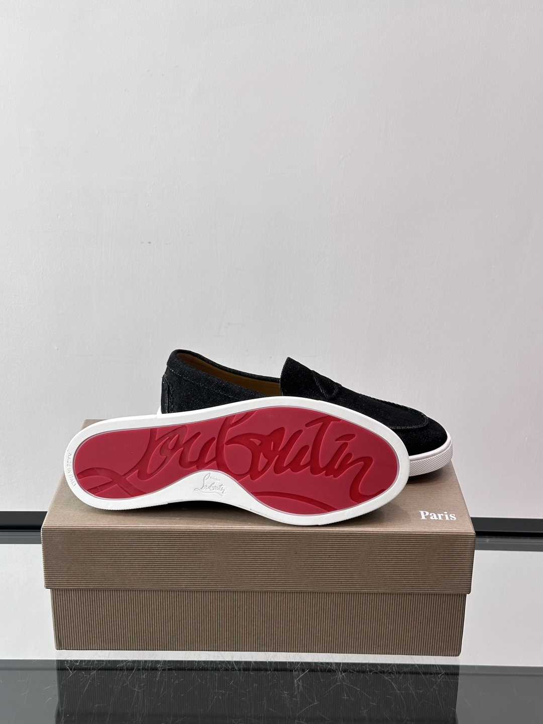 CL 休闲鞋一脚蹬 男士老钱风休闲鞋Christian Louboutin 休闲鞋👟！这双老钱风一脚蹬 